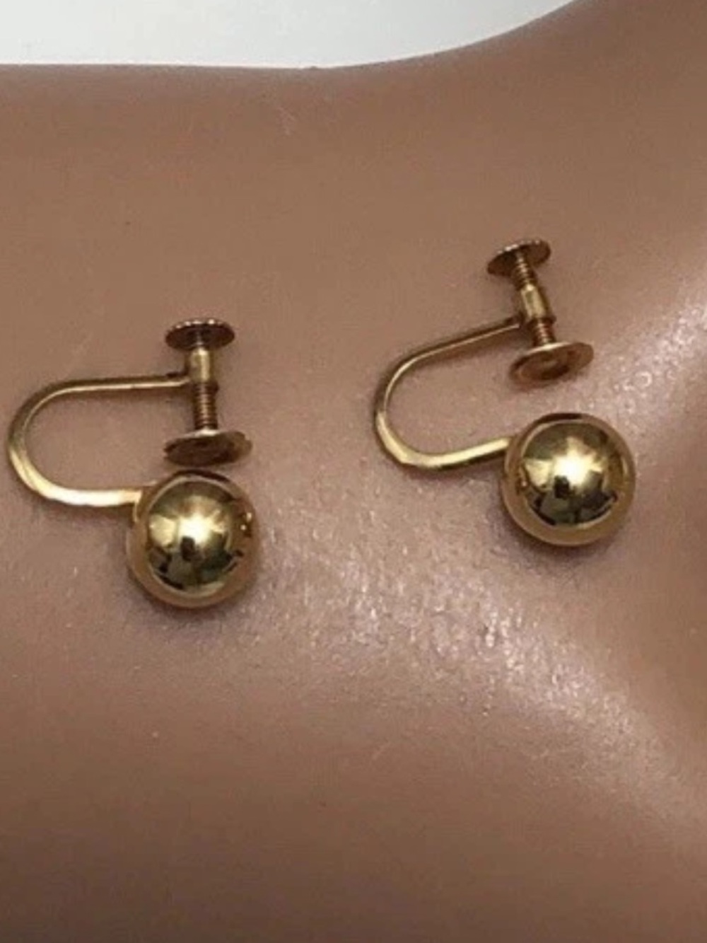 18k Gold Yellow / Ball Clips  Earrings, 1.32g tested with acid